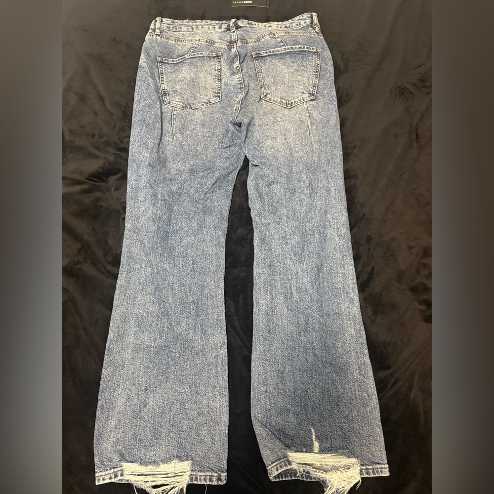 Fashion Nova Posted Stretch Ripped Straight Leg Jeans - Medium Wash - Picture 4 of 4